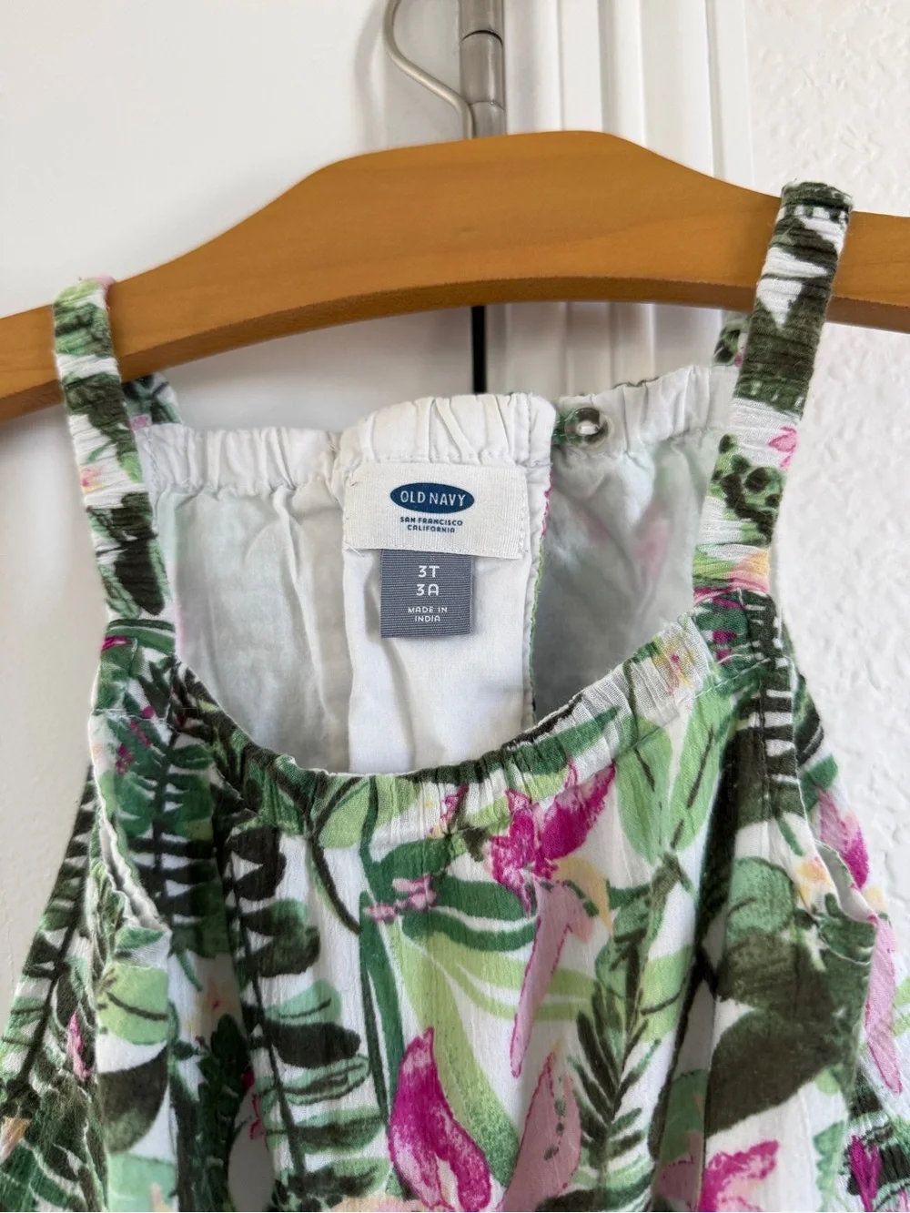 3T old navy Tropical Leaf & Pink Floral top